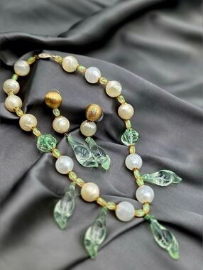 Vintage Style Pearl & Green Glass Drop Necklace Earrings Set Gold Tone Statement
